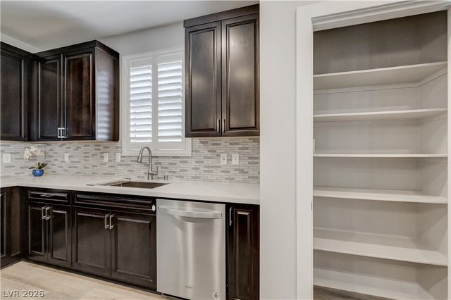 977 Via Panfilo Avenue, Henderson, NV 89011
