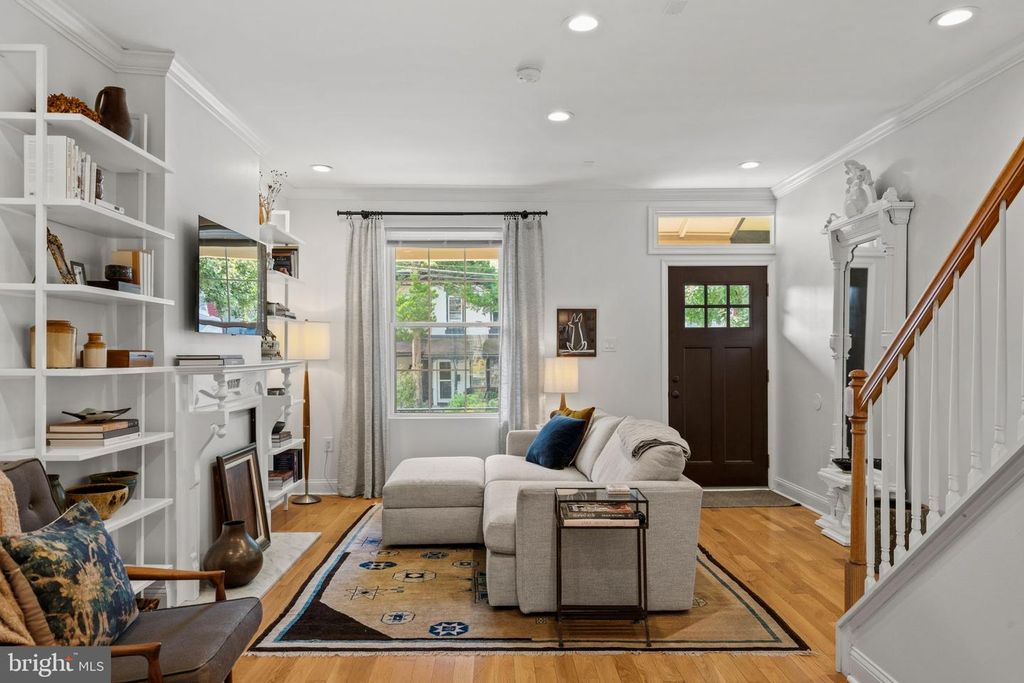 7127 BRYAN ST, Philadelphia, PA 19119 — photo 3