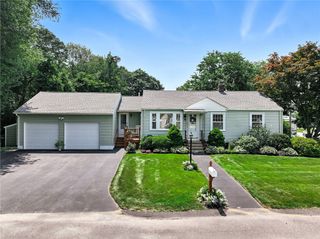 54 Novelty Road, Warwick, RI 02889