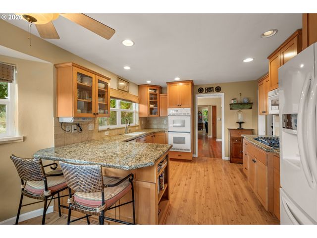 330 Nw 101ST Ave, Portland, OR 97229