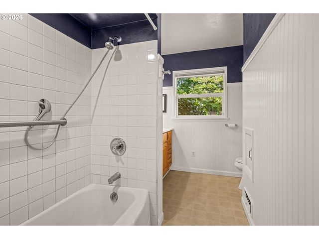 330 Nw 101ST Ave, Portland, OR 97229