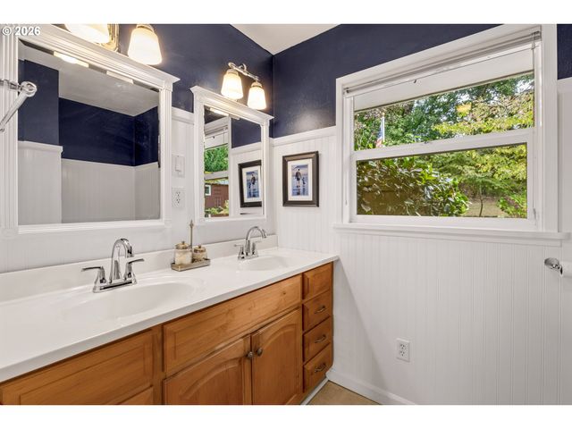330 Nw 101ST Ave, Portland, OR 97229