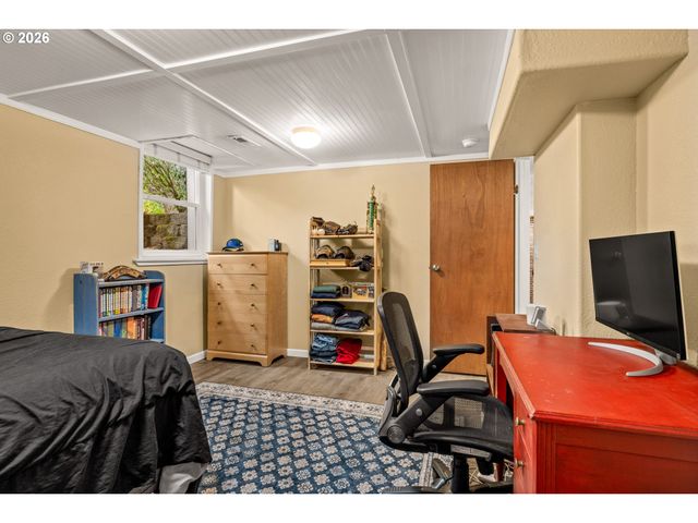 330 Nw 101ST Ave, Portland, OR 97229