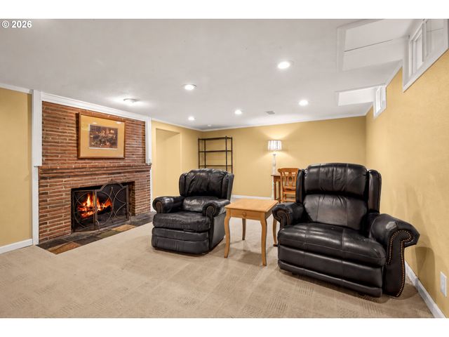 330 Nw 101ST Ave, Portland, OR 97229