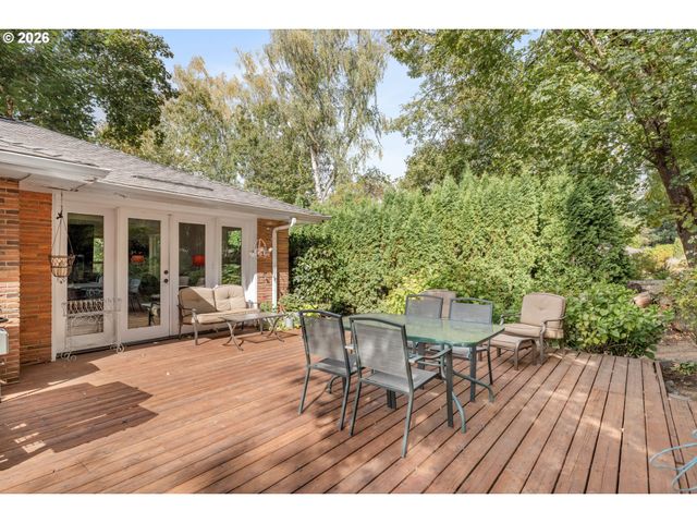 330 Nw 101ST Ave, Portland, OR 97229