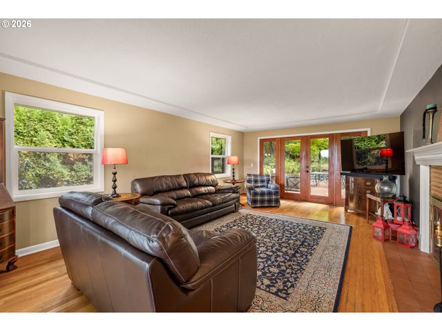 330 Nw 101ST Ave, Portland, OR 97229