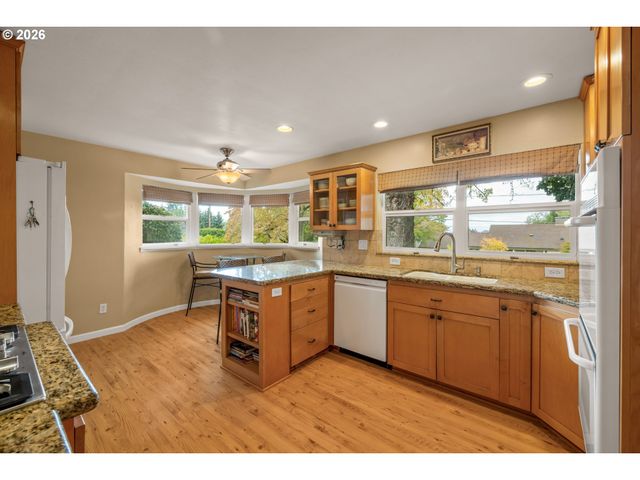330 Nw 101ST Ave, Portland, OR 97229
