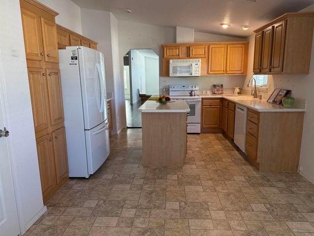 1401 El Norte Parkway SPC 174, San Marcos, CA 92069