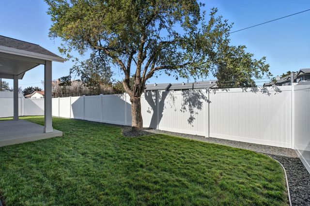 12117 E Sharp Ln, Spokane Valley, WA 99206