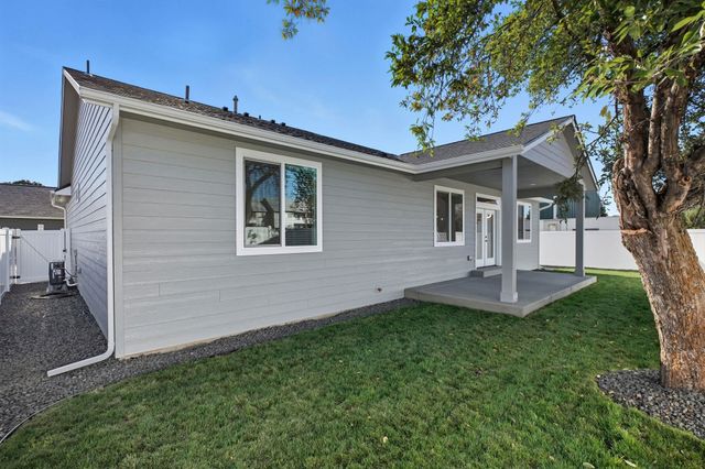 12117 E Sharp Ln, Spokane Valley, WA 99206