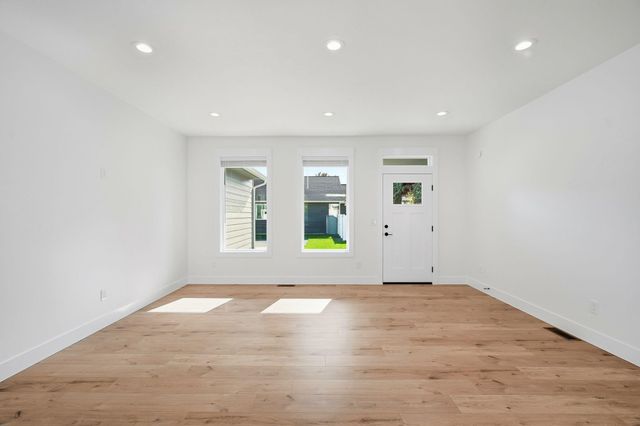 12117 E Sharp Ln, Spokane Valley, WA 99206