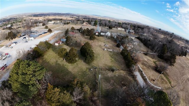 4070 N Old Wire Road, Fayetteville, AR 72703