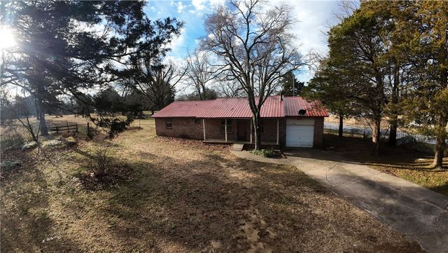 4070 N Old Wire Road, Fayetteville, AR 72703