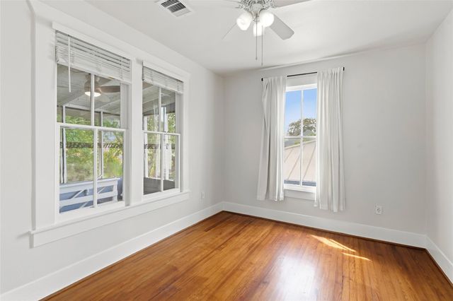2121 Ursuline Street, Galveston, TX 77550