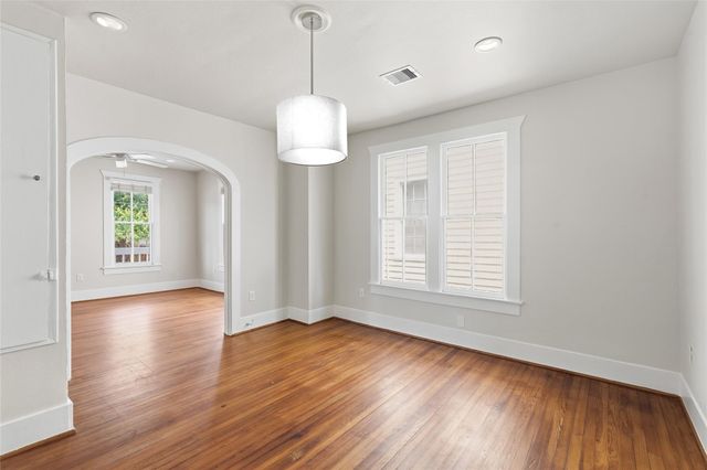 2121 Ursuline Street, Galveston, TX 77550