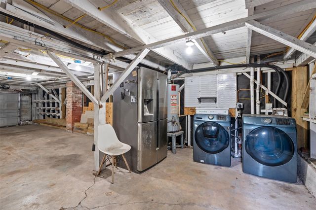 2121 Ursuline Street, Galveston, TX 77550