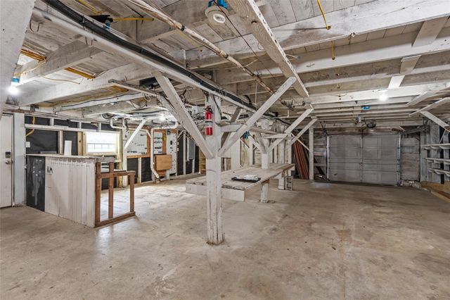 2121 Ursuline Street, Galveston, TX 77550