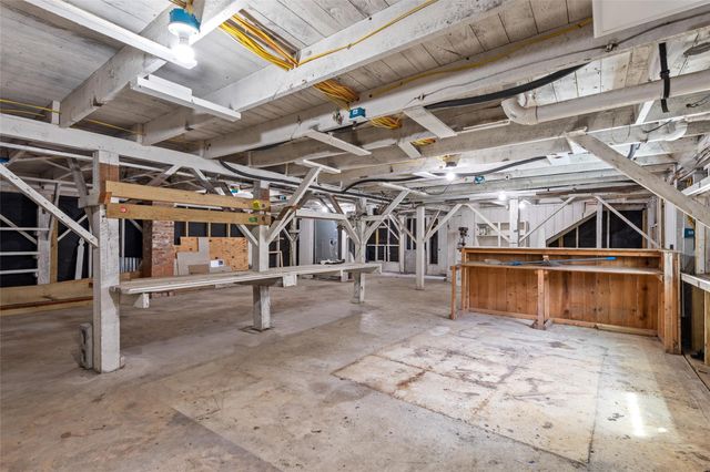 2121 Ursuline Street, Galveston, TX 77550