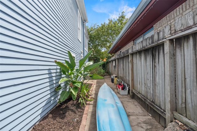 2121 Ursuline Street, Galveston, TX 77550