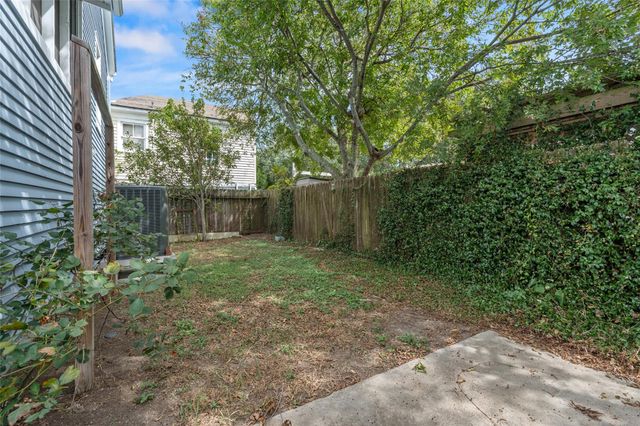 2121 Ursuline Street, Galveston, TX 77550