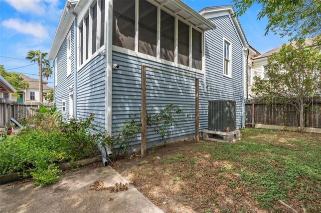 2121 Ursuline Street, Galveston, TX 77550