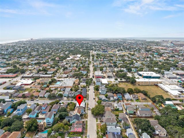 2121 Ursuline Street, Galveston, TX 77550