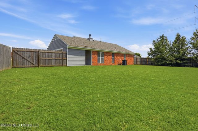 9043 W Triple Crown Loop, Southaven, MS 38671