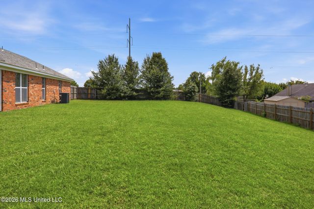 9043 W Triple Crown Loop, Southaven, MS 38671