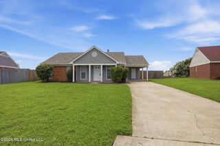 9043 W Triple Crown Loop, Southaven, MS 38671