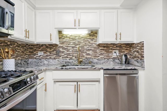 5800 W 105th Street 2C, Oak Lawn, IL 60453