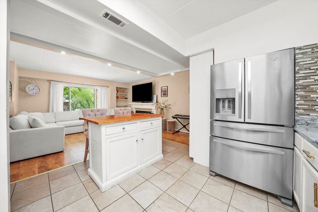 5800 W 105th Street 2C, Oak Lawn, IL 60453