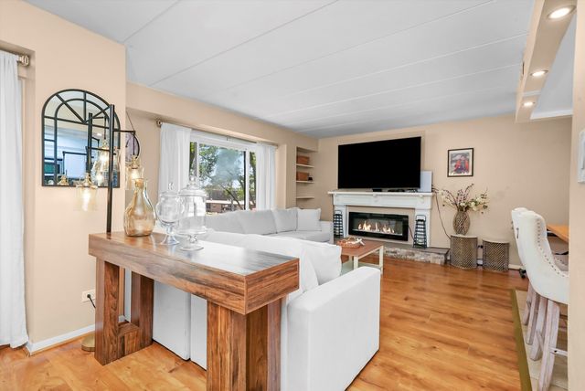 5800 W 105th Street 2C, Oak Lawn, IL 60453