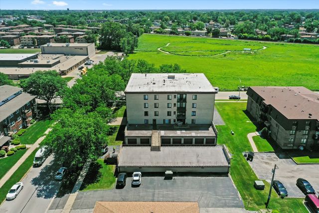 5800 W 105th Street 2C, Oak Lawn, IL 60453