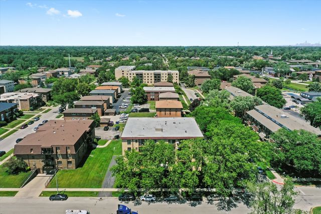 5800 W 105th Street 2C, Oak Lawn, IL 60453