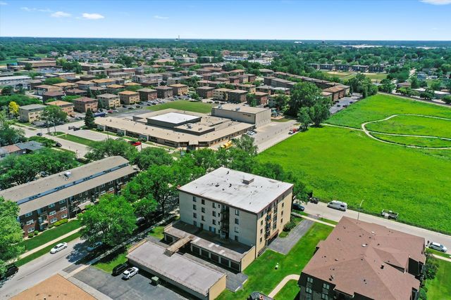 5800 W 105th Street 2C, Oak Lawn, IL 60453