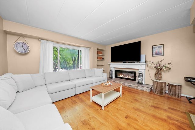 5800 W 105th Street 2C, Oak Lawn, IL 60453