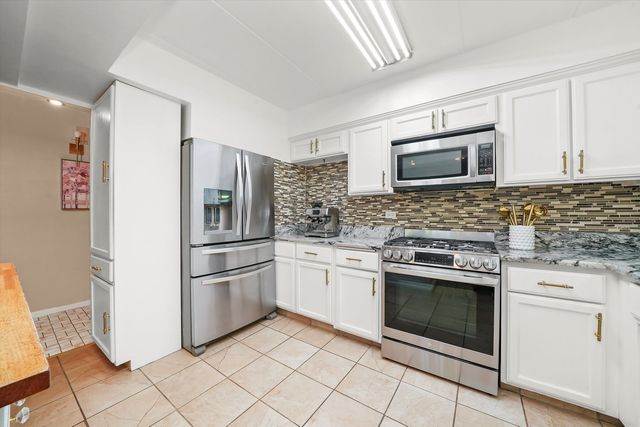 5800 W 105th Street 2C, Oak Lawn, IL 60453