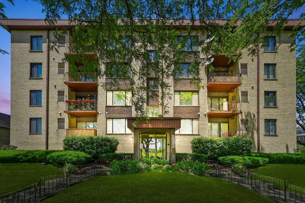 5800 W 105th Street 2C, Oak Lawn, IL 60453