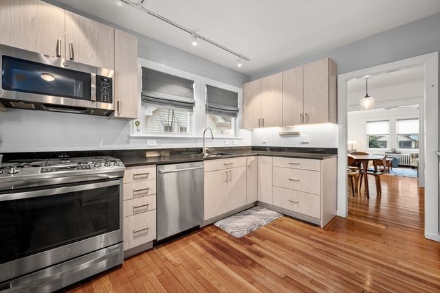 40 Newfield St, Boston, MA 02132