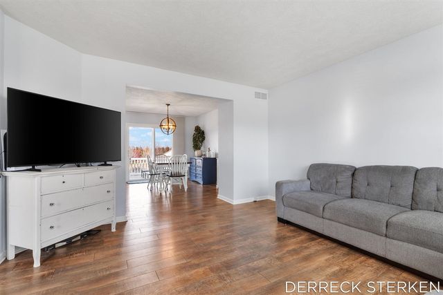 2749 Blue Stem Drive, Zeeland, MI 49464