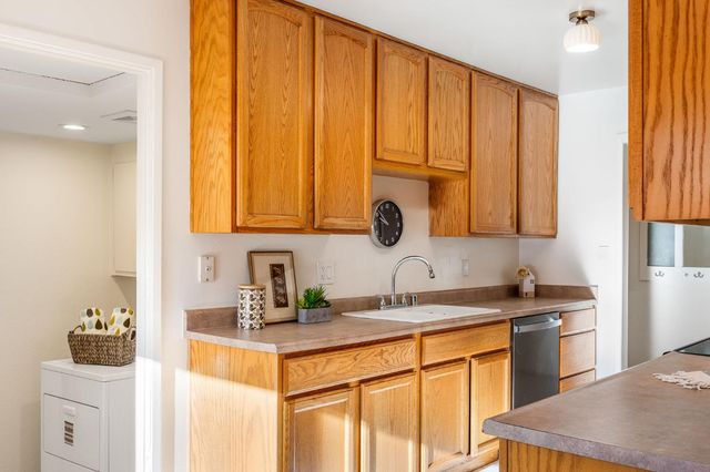 2306 Regis Dr, Davis, CA 95618