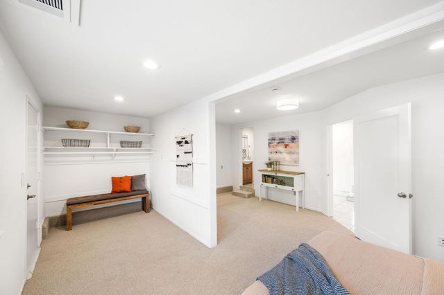 2306 Regis Dr, Davis, CA 95618