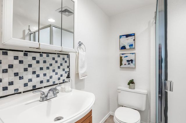 2306 Regis Dr, Davis, CA 95618