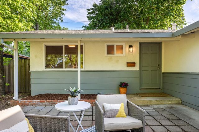 2306 Regis Dr, Davis, CA 95618