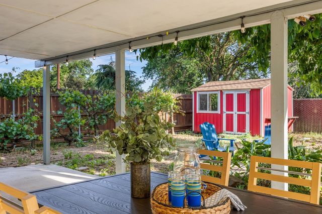 2306 Regis Dr, Davis, CA 95618