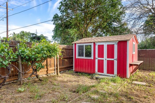 2306 Regis Dr, Davis, CA 95618