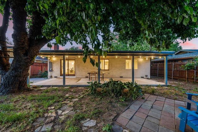 2306 Regis Dr, Davis, CA 95618