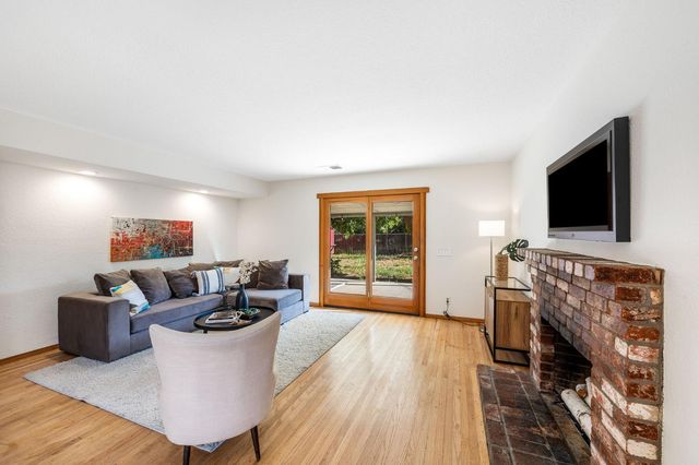 2306 Regis Dr, Davis, CA 95618