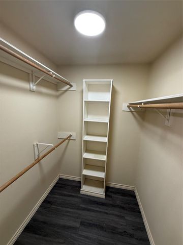 10918 Jutland Road, Houston, TX 77048