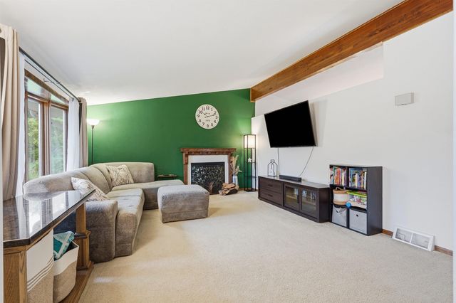 1956 Tilbury Road, Waterloo, IA 50701